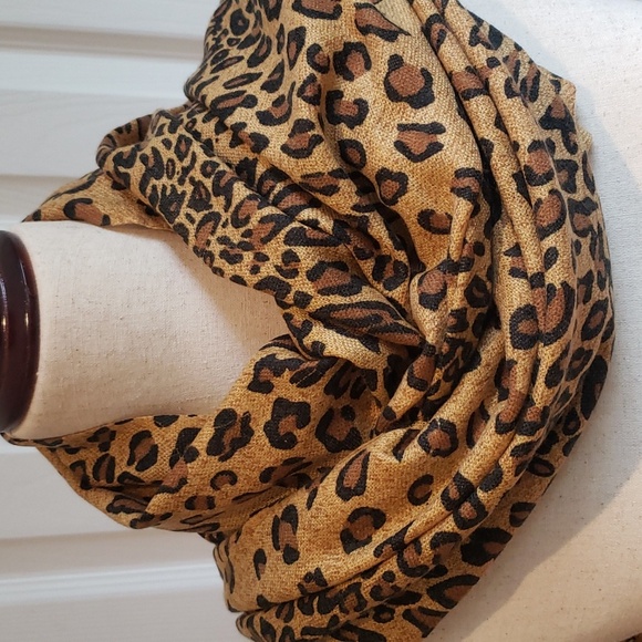 Pashmina & Silk Leopard Print Scarf - Picture 3 of 8